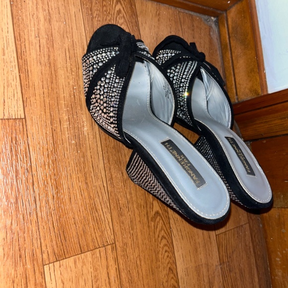 Shoes - Picture 2 of 3